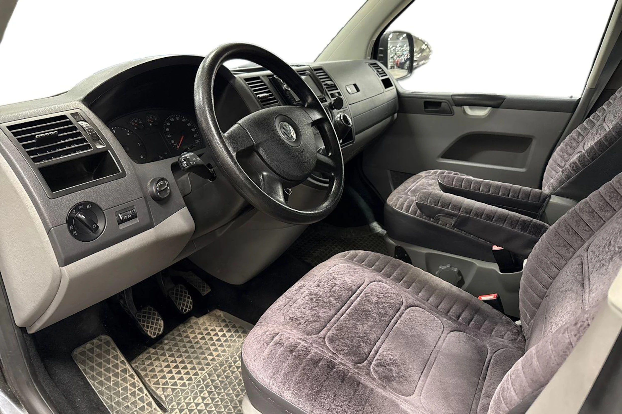 musta Volkswagen Caravelle 2008 kuva 3.