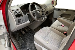 punainen Volkswagen Caravelle 2008 kuva 7.