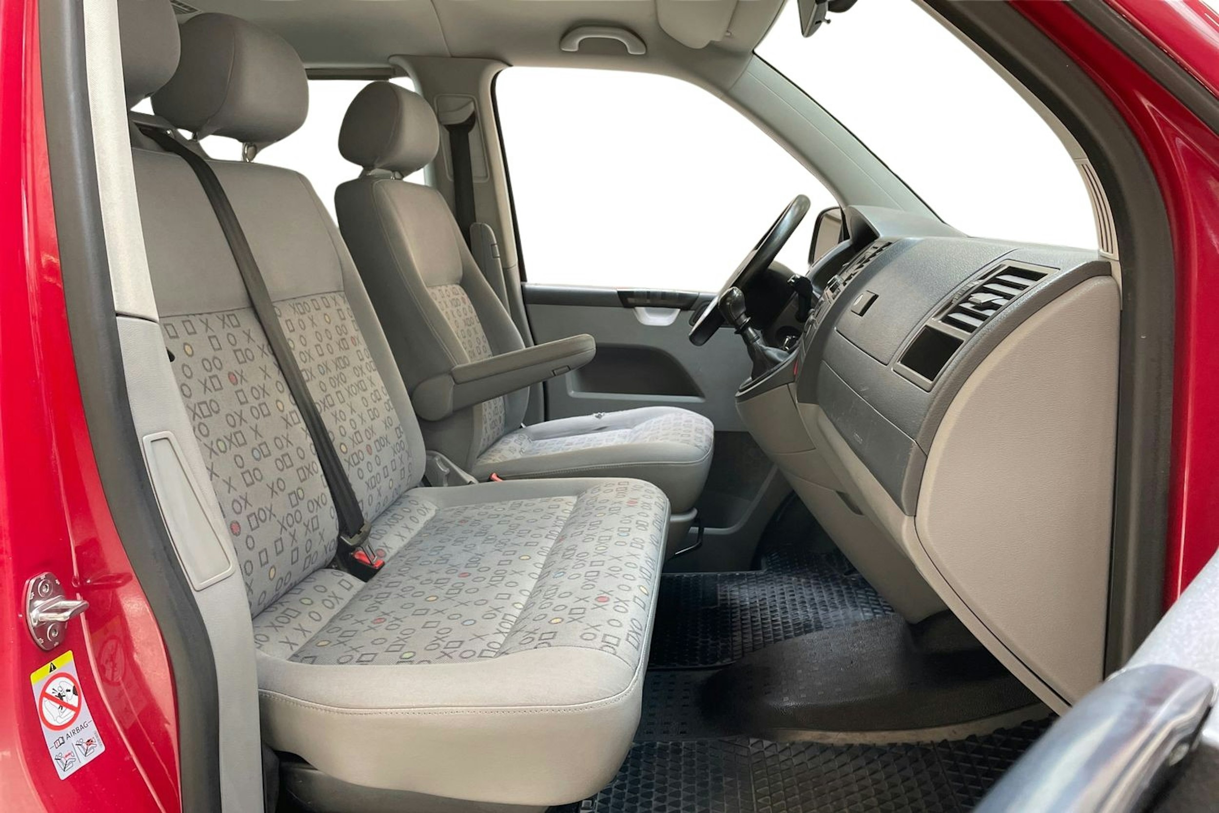 punainen Volkswagen Caravelle 2008 kuva 10.