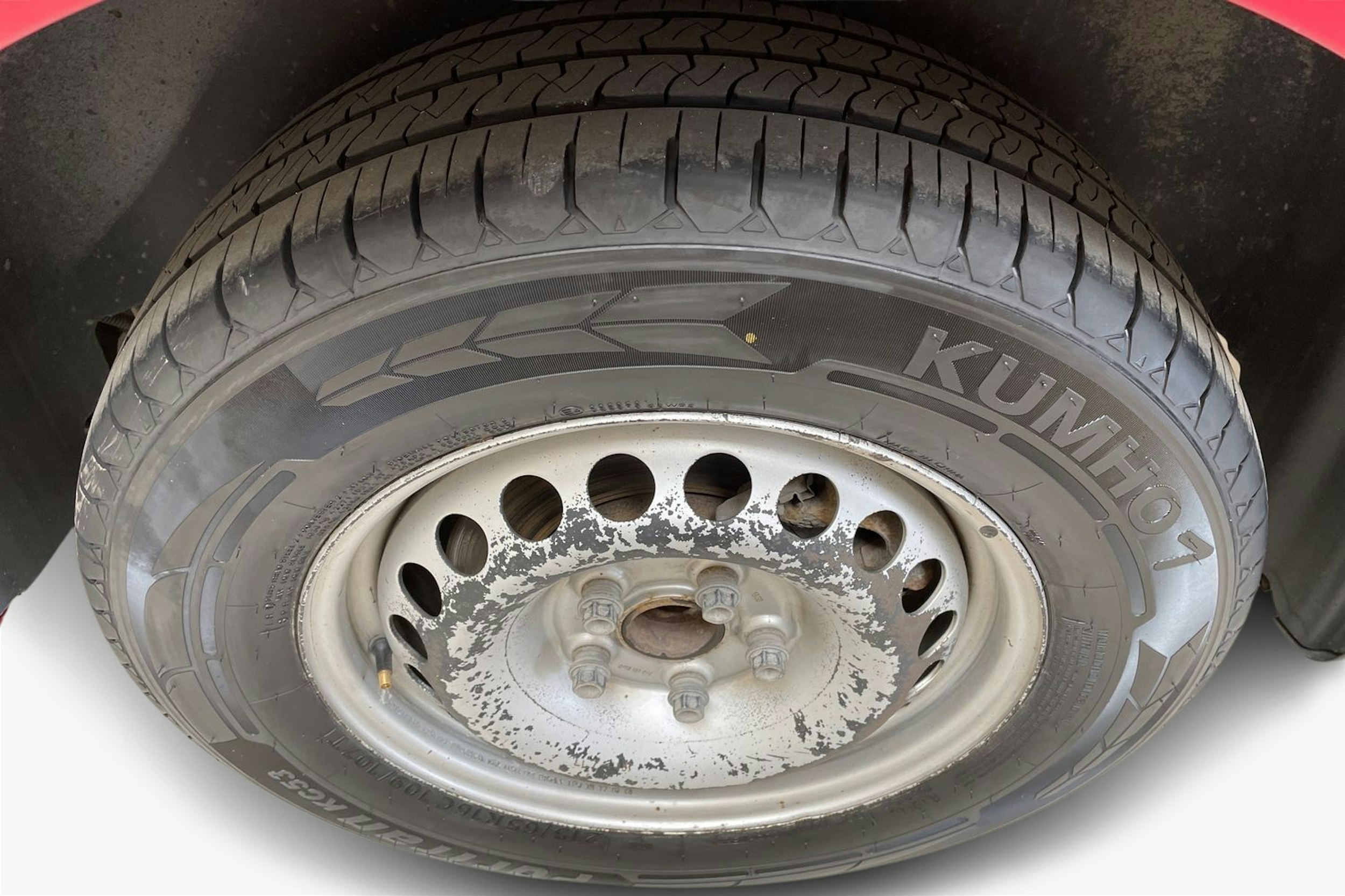 punainen Volkswagen Caravelle 2008 kuva 11.