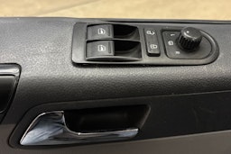 met. hopea Volkswagen Caravelle 2010 kuva 13.