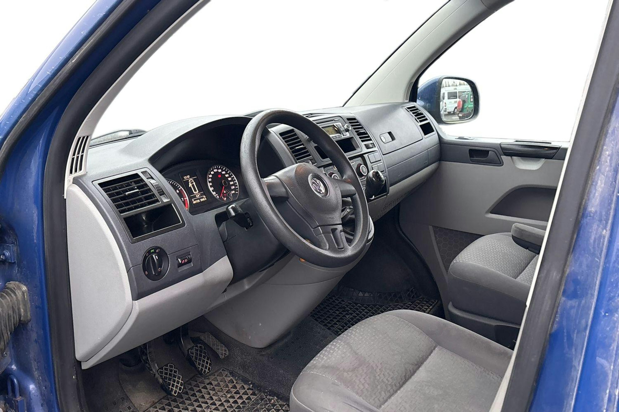 sininen Volkswagen Caravelle 2010 kuva 3.