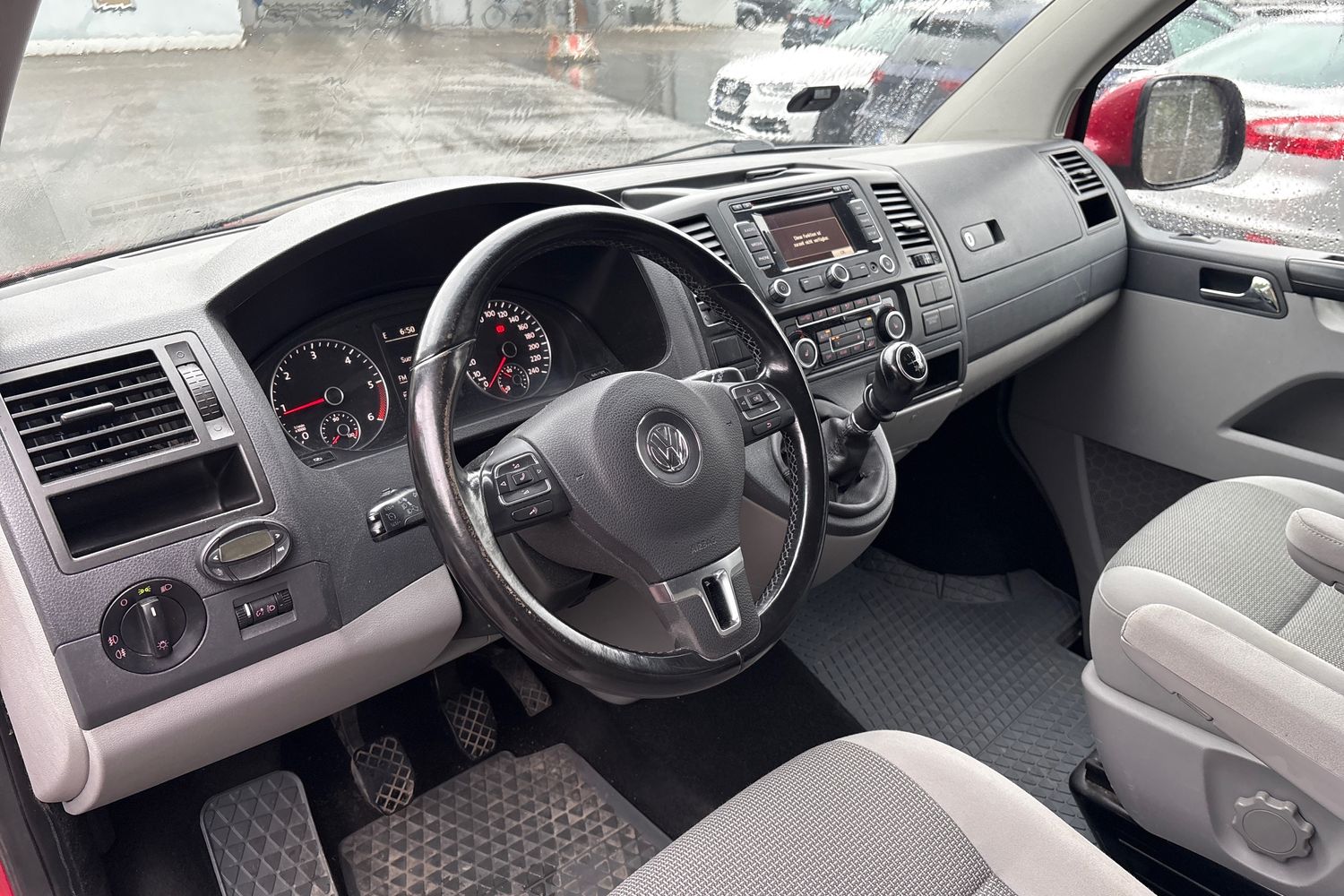 Volkswagen Caravelle 2010, kuva 7/10