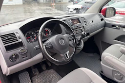 punainen Volkswagen Caravelle 2010 kuva 7.