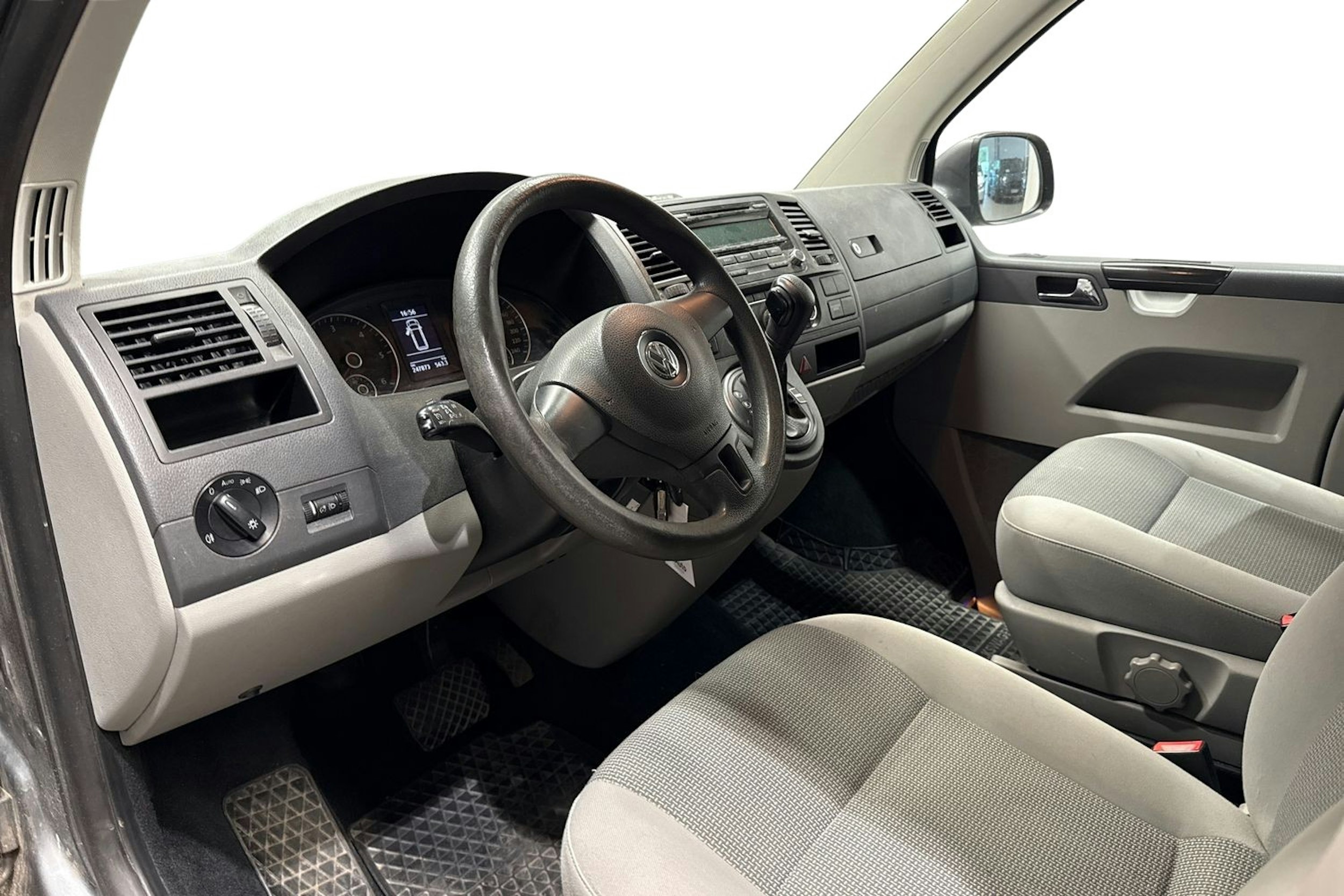 vihreä Volkswagen Caravelle 2010 kuva 3.