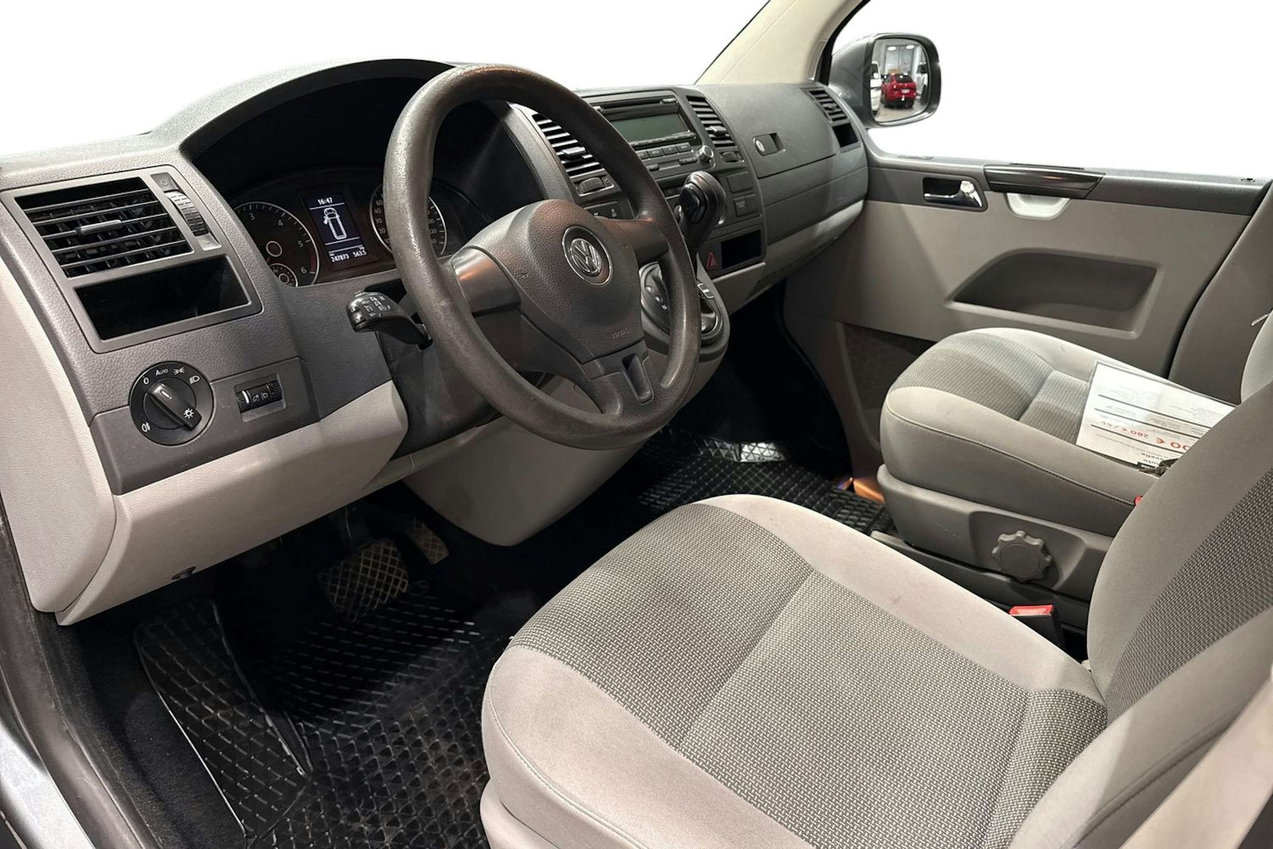 vihreä Volkswagen Caravelle 2010 kuva 7.
