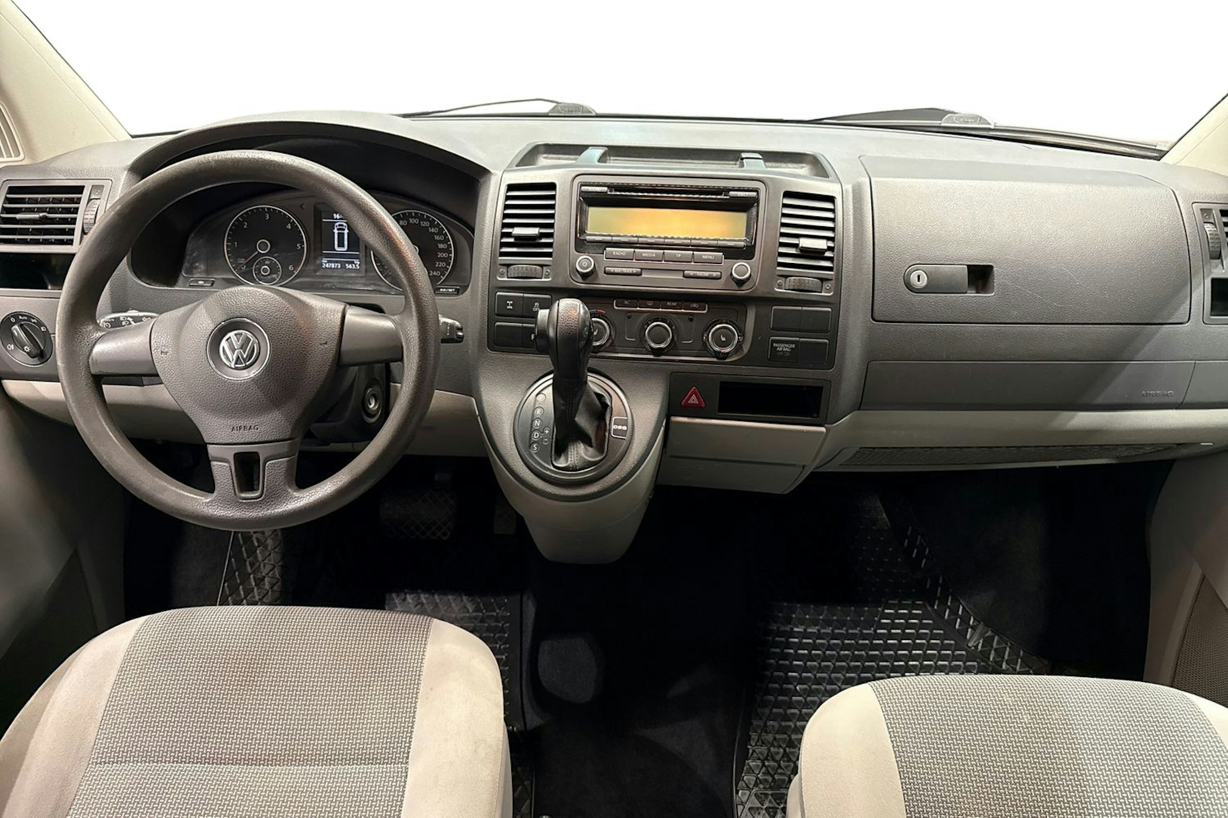 vihreä Volkswagen Caravelle 2010 kuva 9.