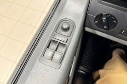 vihreä Volkswagen Caravelle 2010 kuva 18.