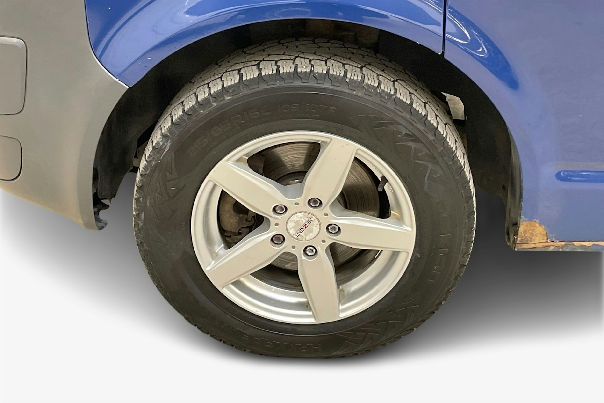 sininen Volkswagen Caravelle 2011 kuva 9.