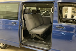 sininen Volkswagen Caravelle 2011 kuva 10.