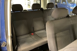 sininen Volkswagen Caravelle 2011 kuva 13.
