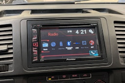 sininen Volkswagen Caravelle 2011 kuva 18.