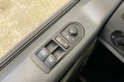 sininen Volkswagen Caravelle 2011 kuva 22.