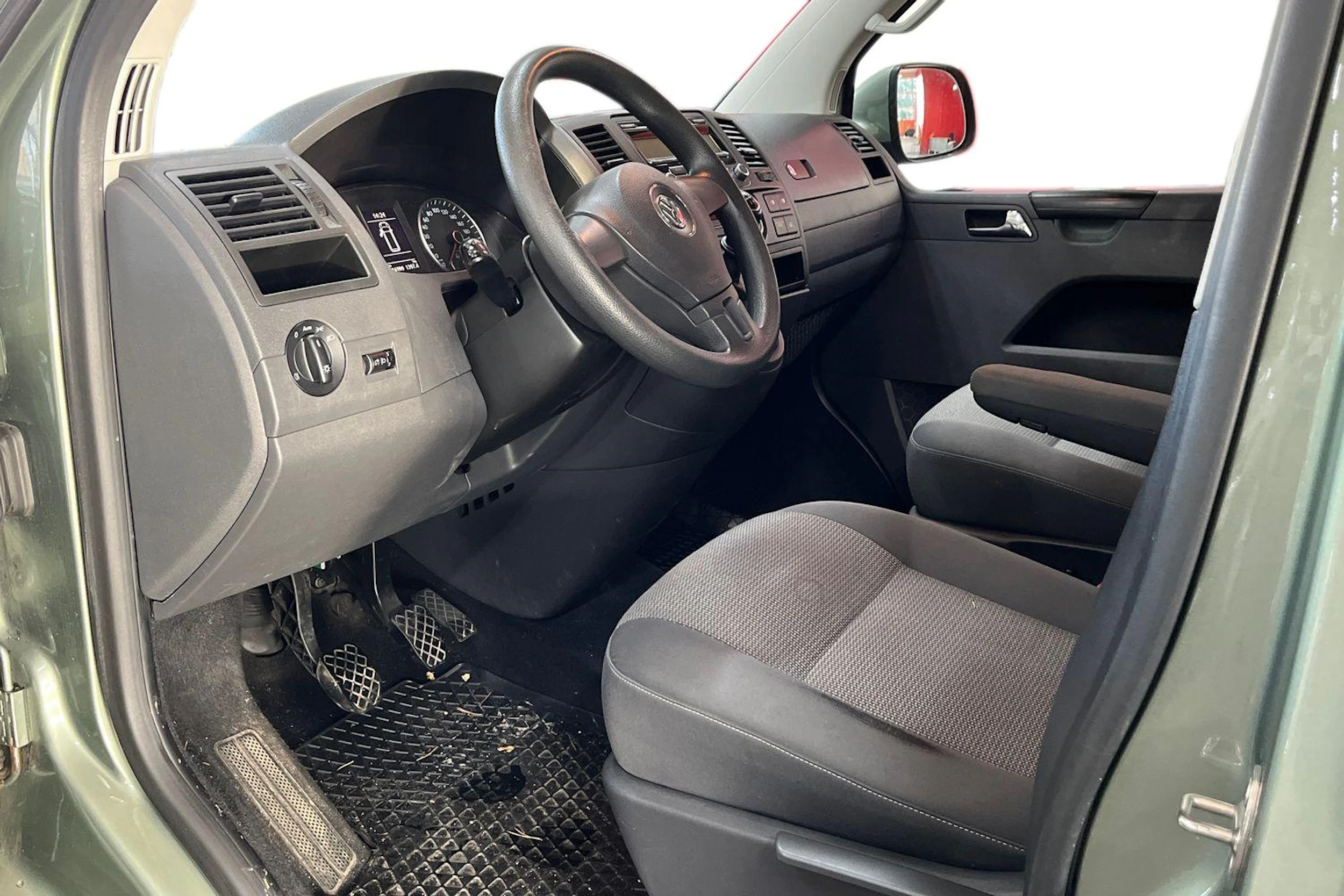 vihreä Volkswagen Caravelle 2011 kuva 3.