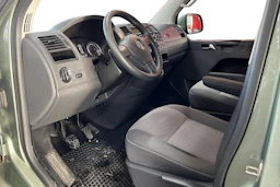 vihreä Volkswagen Caravelle 2011 kuva 3.