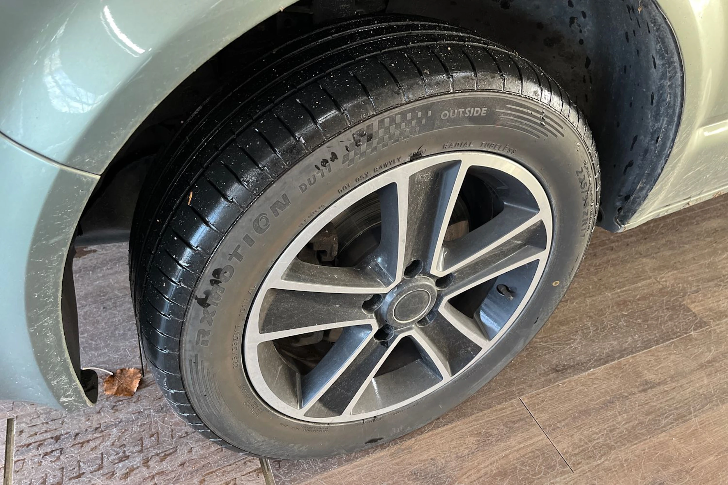 vihreä Volkswagen Caravelle 2011 kuva 6.