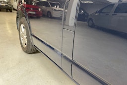sininen Volkswagen Caravelle 2011 kuva 21.