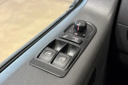 valkoinen Volkswagen Caravelle 2012 kuva 13.