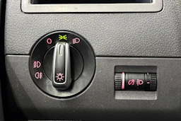 valkoinen Volkswagen Caravelle 2012 kuva 15.