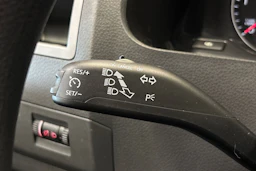 valkoinen Volkswagen Caravelle 2012 kuva 16.