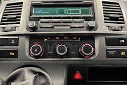 valkoinen Volkswagen Caravelle 2012 kuva 21.