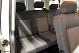 valkoinen Volkswagen Caravelle 2012 kuva 24.