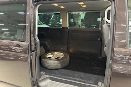 ruskea (beige) Volkswagen Caravelle 2012 kuva 13.