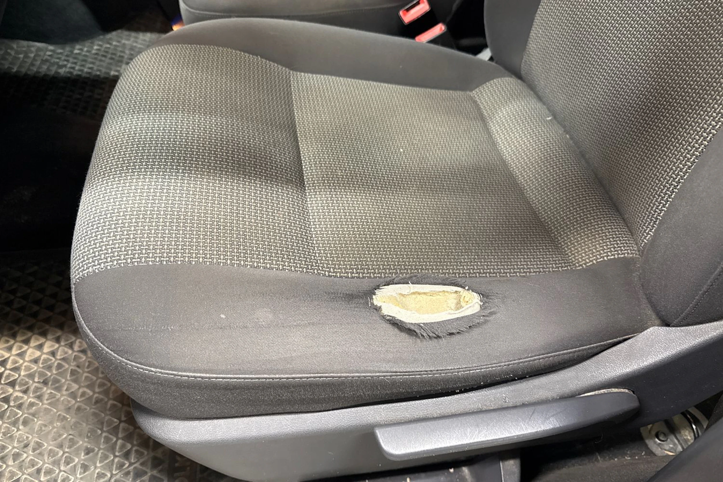 ruskea (beige) Volkswagen Caravelle 2012 kuva 22.