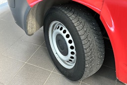 Punainen Volkswagen CARAVELLE 2012 kuva 13.