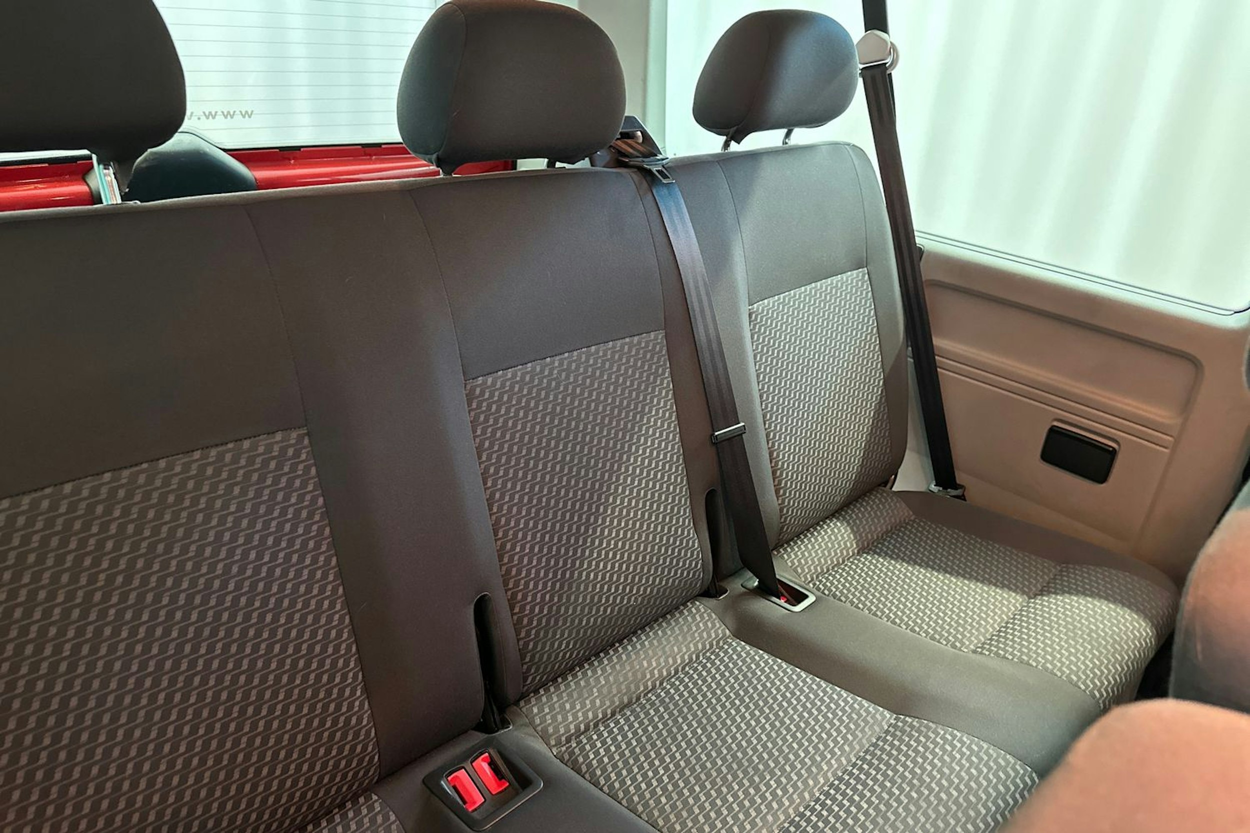 Punainen Volkswagen CARAVELLE 2012 kuva 14.