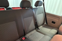 Punainen Volkswagen CARAVELLE 2012 kuva 14.
