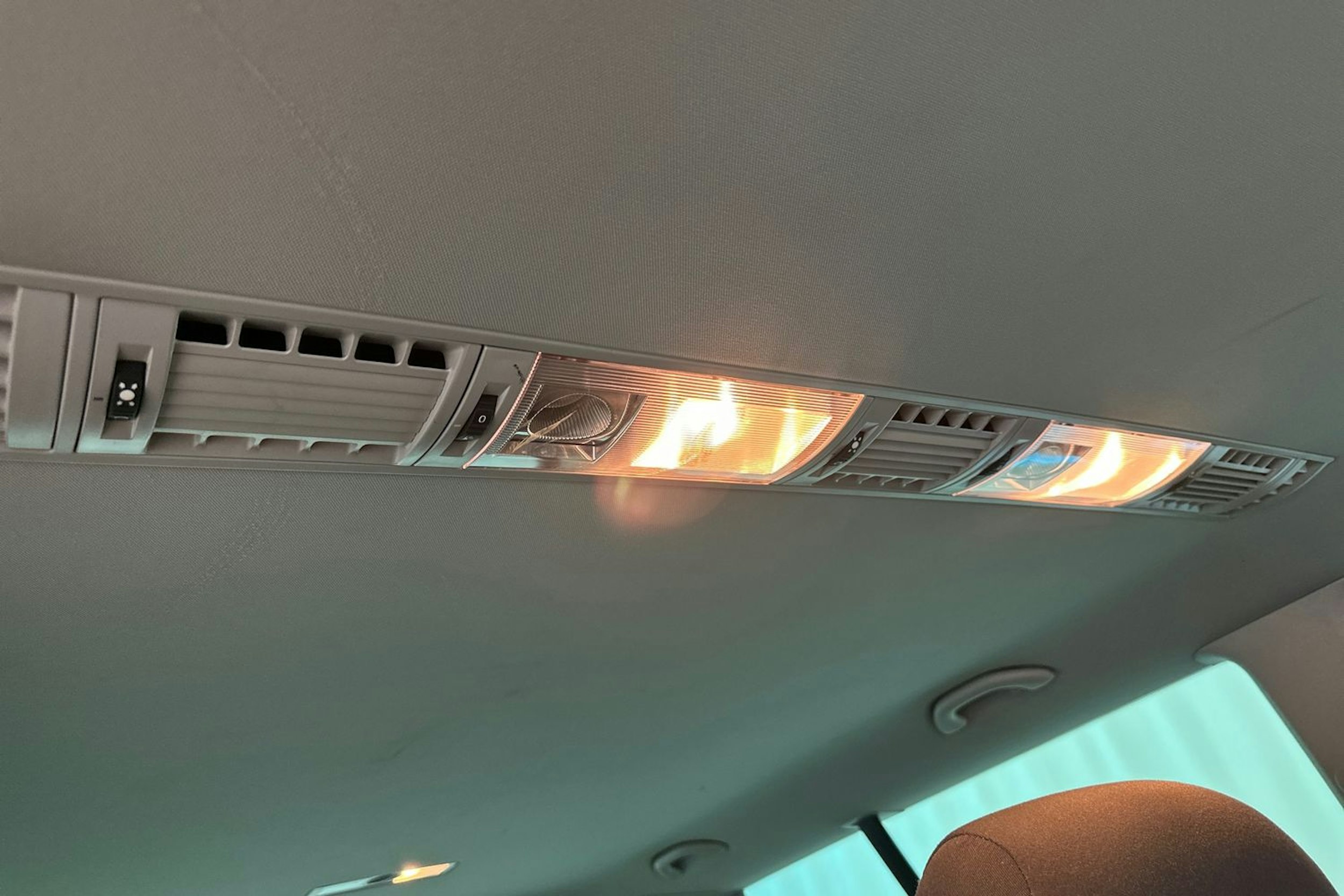 Punainen Volkswagen CARAVELLE 2012 kuva 15.