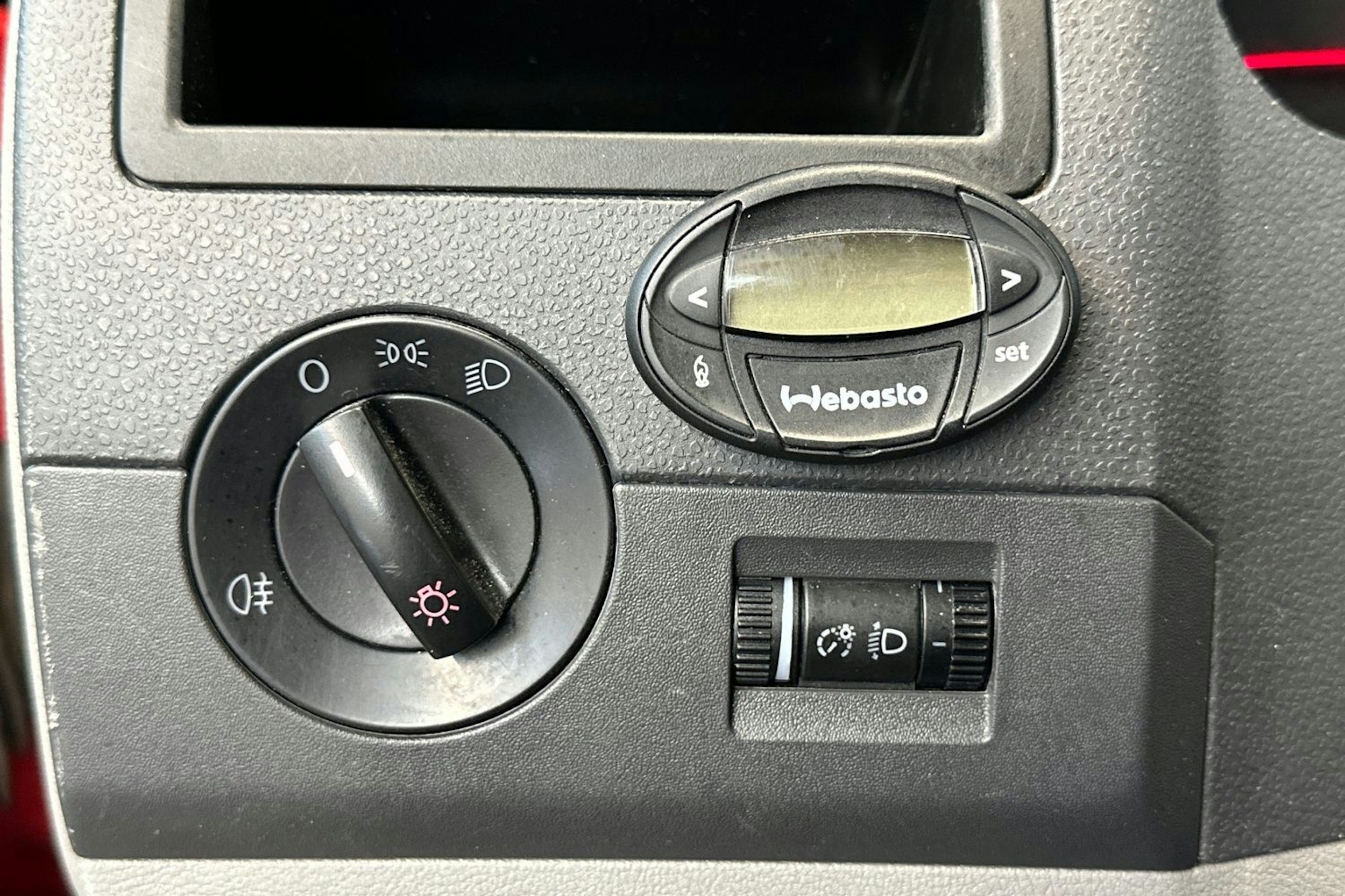 Punainen Volkswagen CARAVELLE 2012 kuva 17.