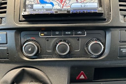 Punainen Volkswagen CARAVELLE 2012 kuva 23.
