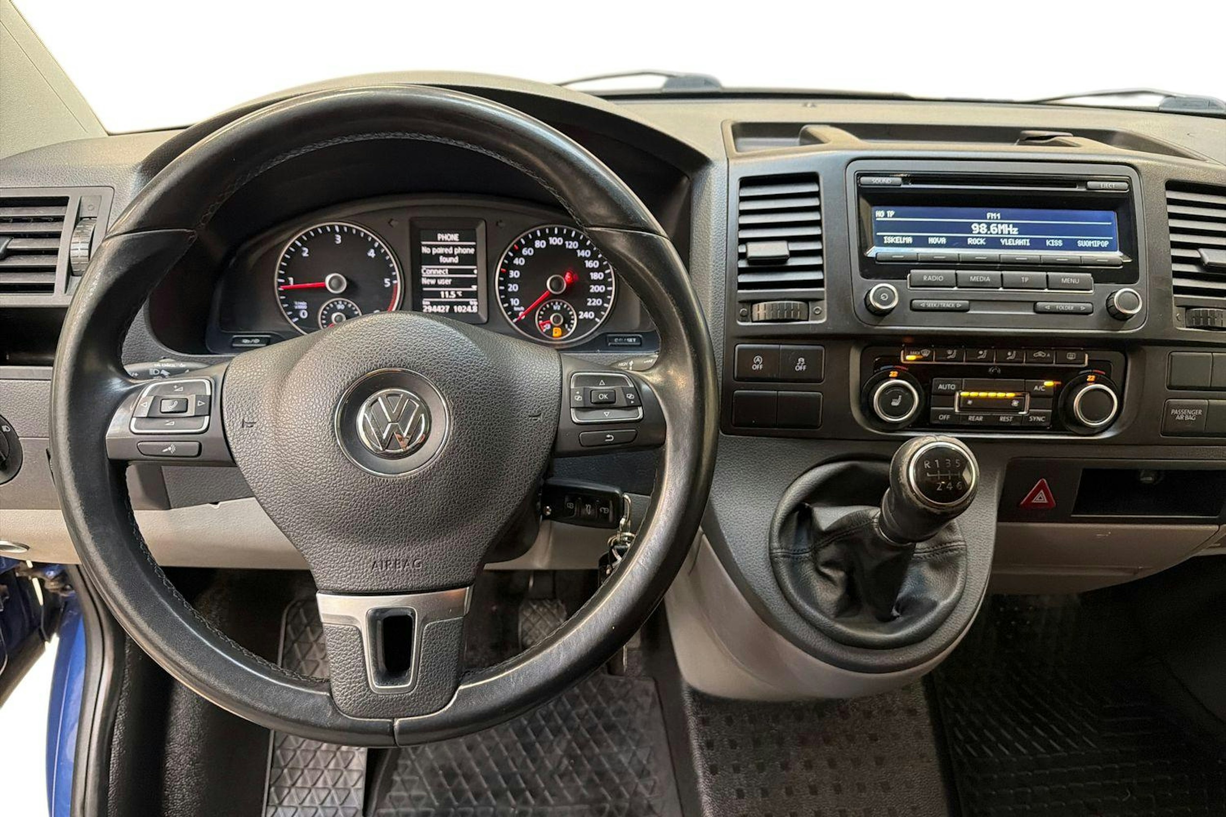 sininen Volkswagen Caravelle 2013 kuva 9.