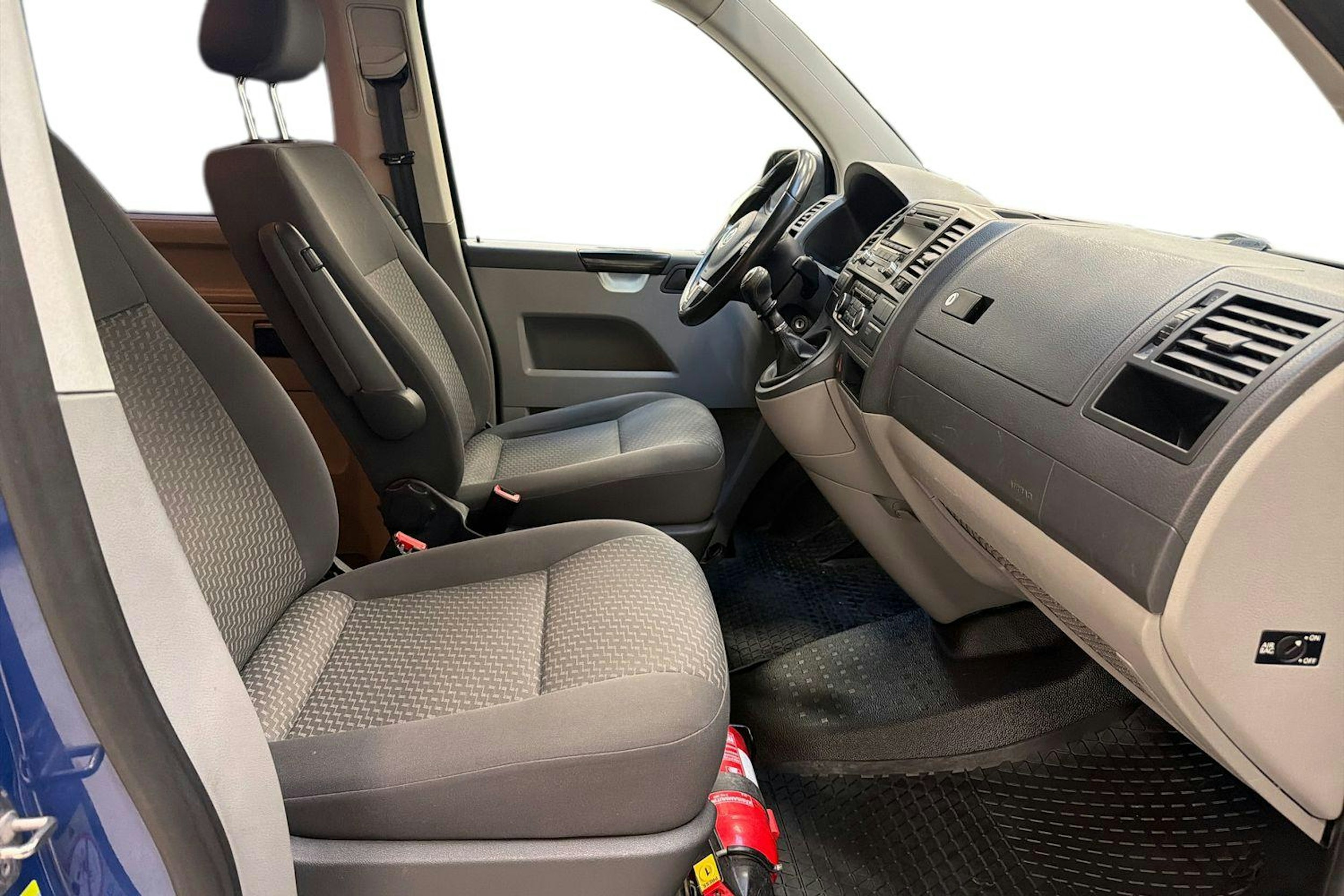 sininen Volkswagen Caravelle 2013 kuva 11.