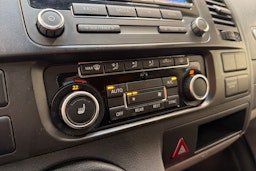 sininen Volkswagen Caravelle 2013 kuva 13.