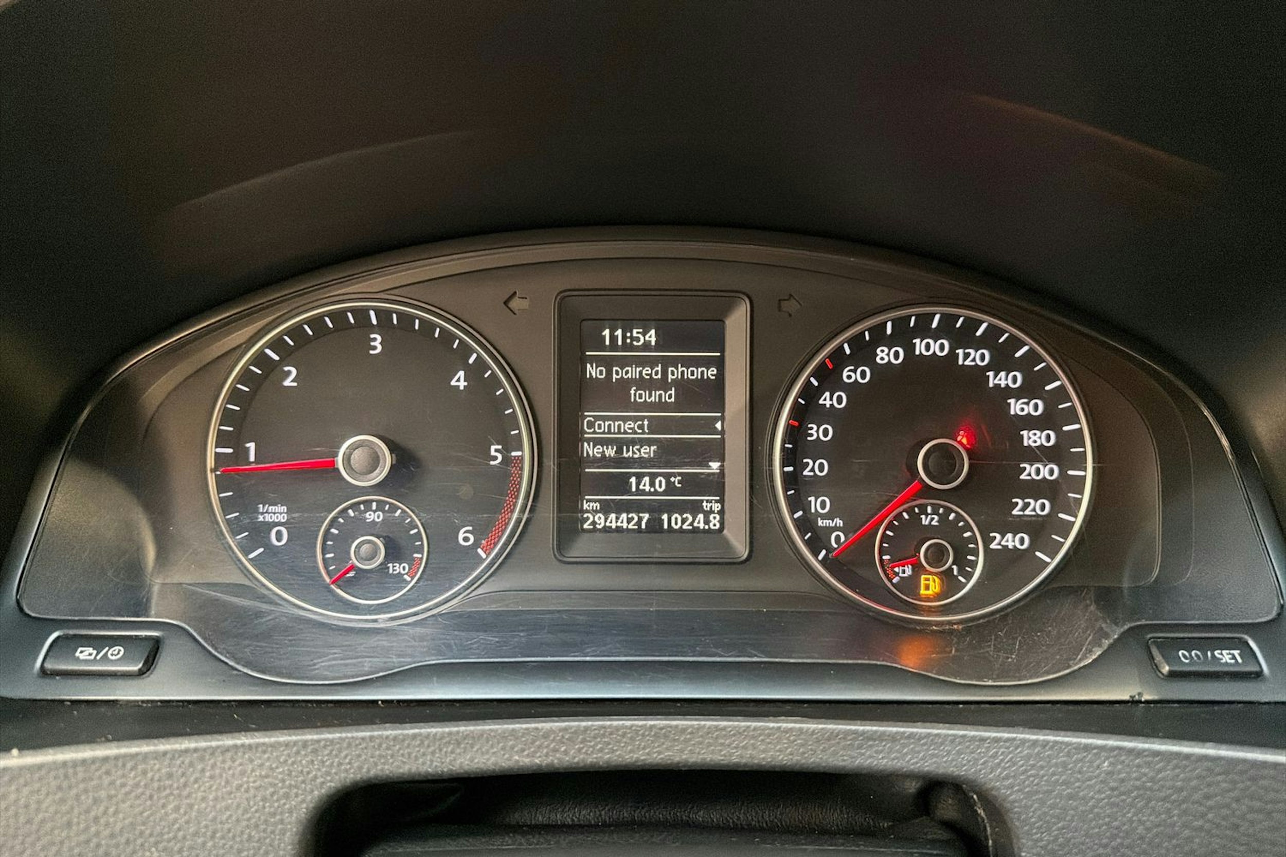 sininen Volkswagen Caravelle 2013 kuva 17.