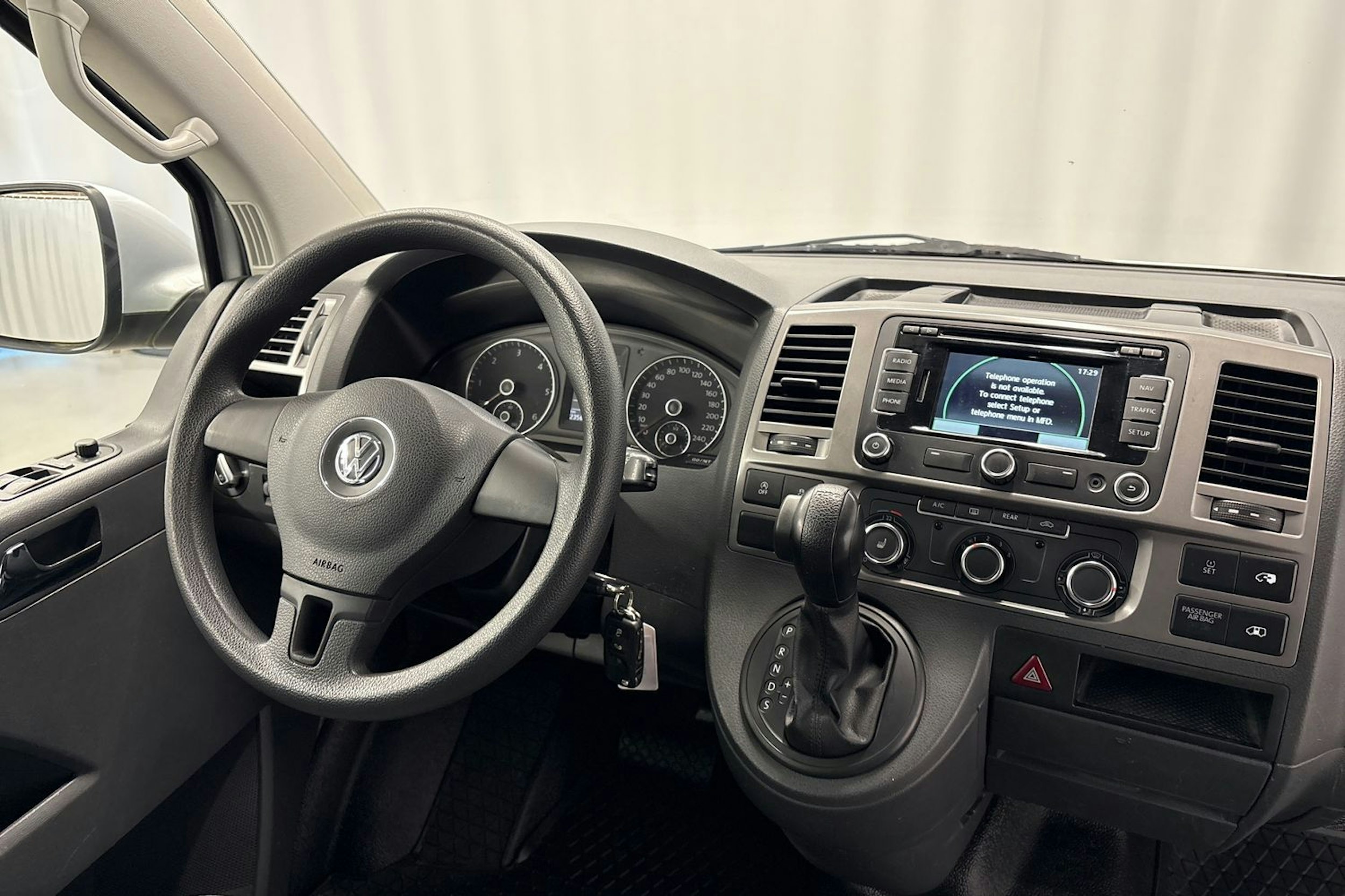 hopea Volkswagen Caravelle 2013 kuva 15.