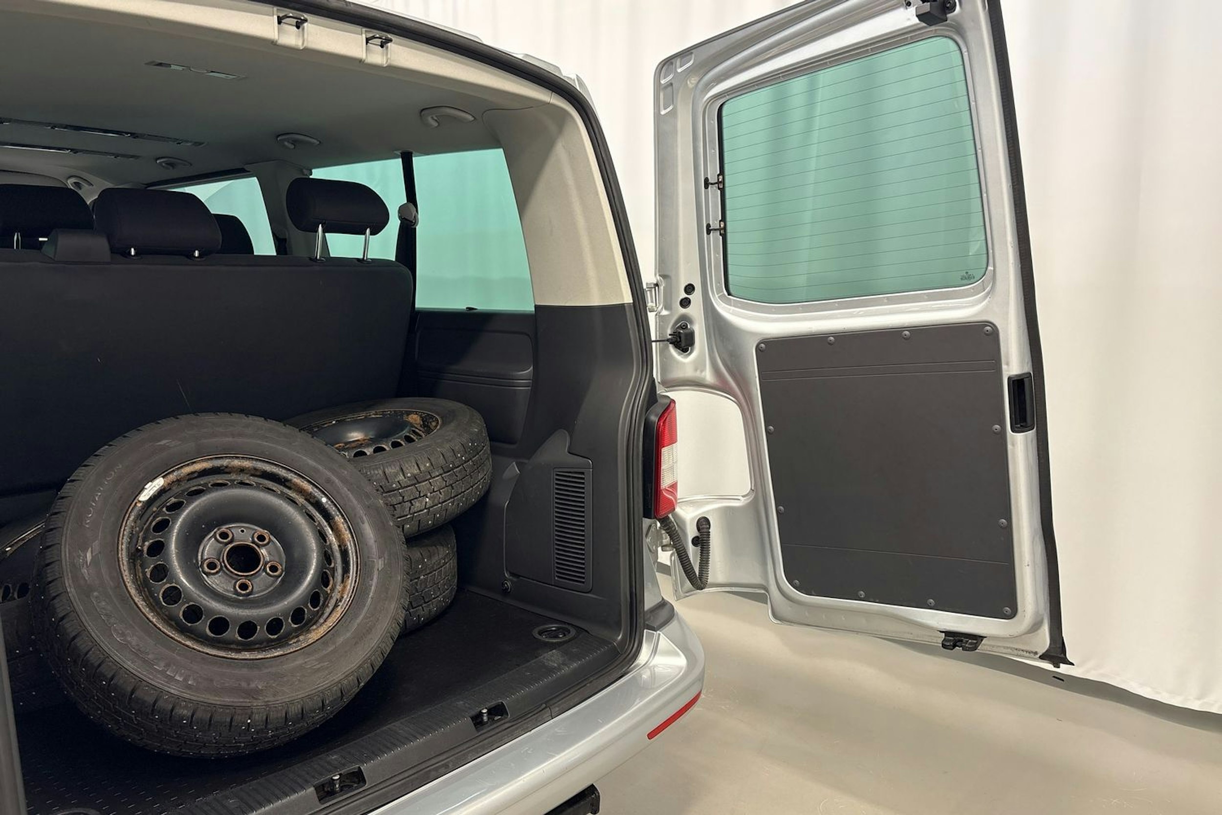 hopea Volkswagen Caravelle 2013 kuva 28.