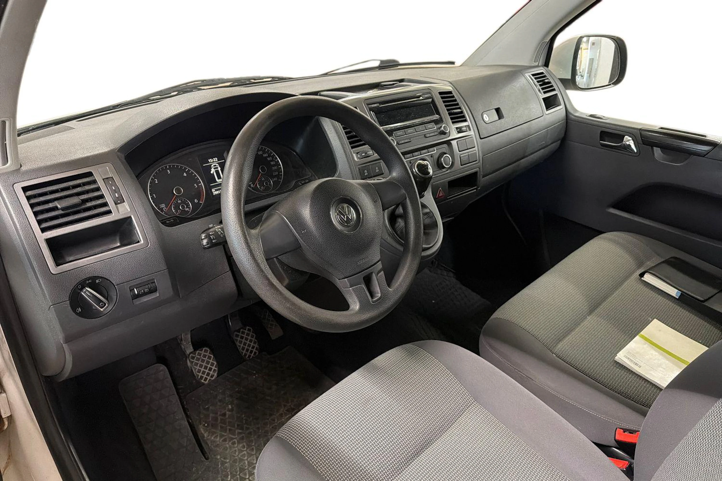 valkoinen Volkswagen Caravelle 2013 kuva 3.
