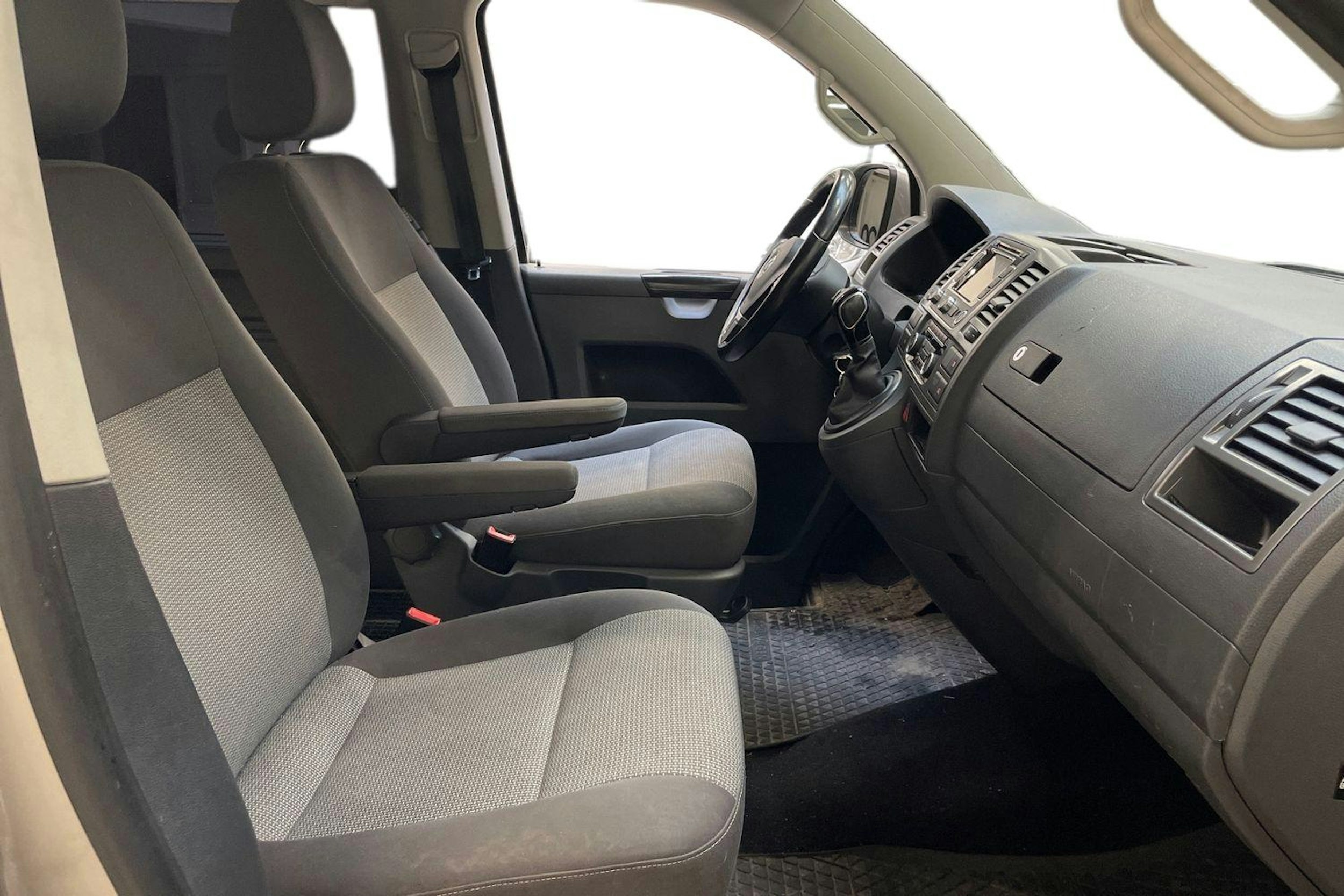 ruskea (beige) Volkswagen Caravelle 2014 kuva 8.