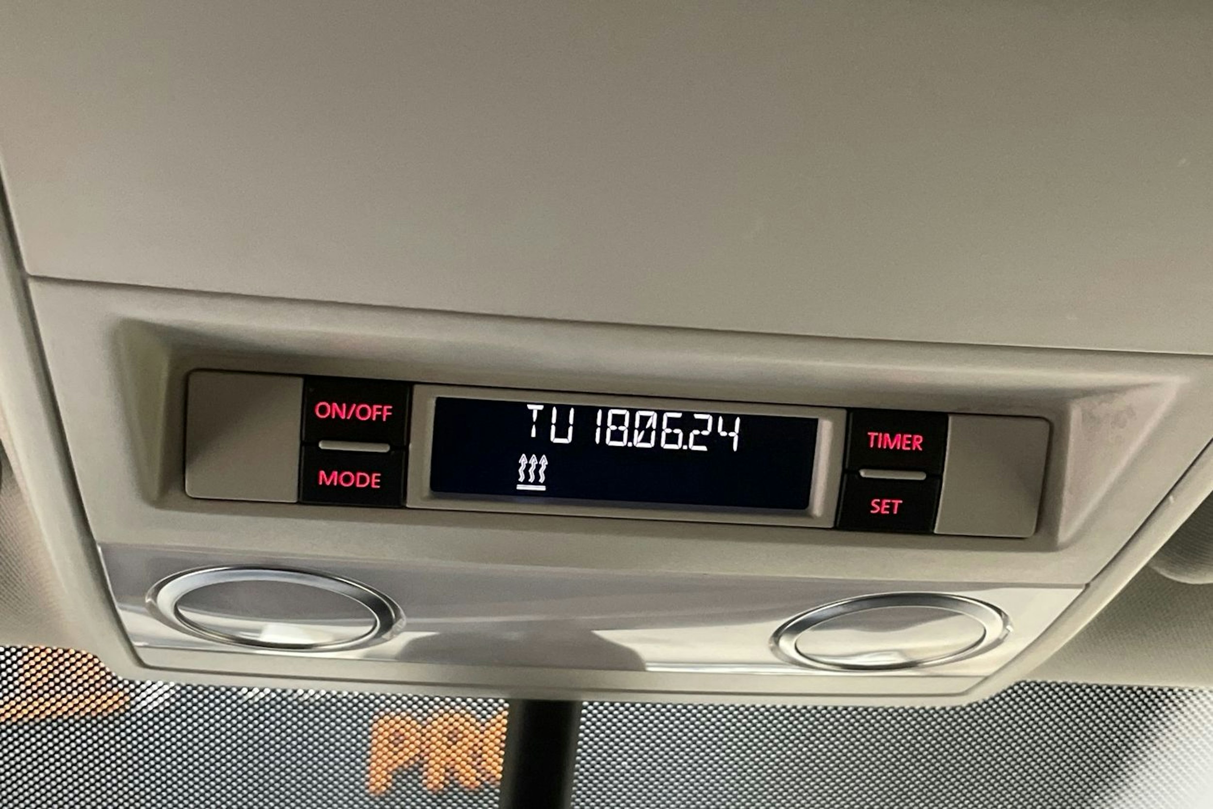 ruskea (beige) Volkswagen Caravelle 2014 kuva 20.