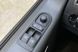 ruskea (beige) Volkswagen Caravelle 2014 kuva 21.