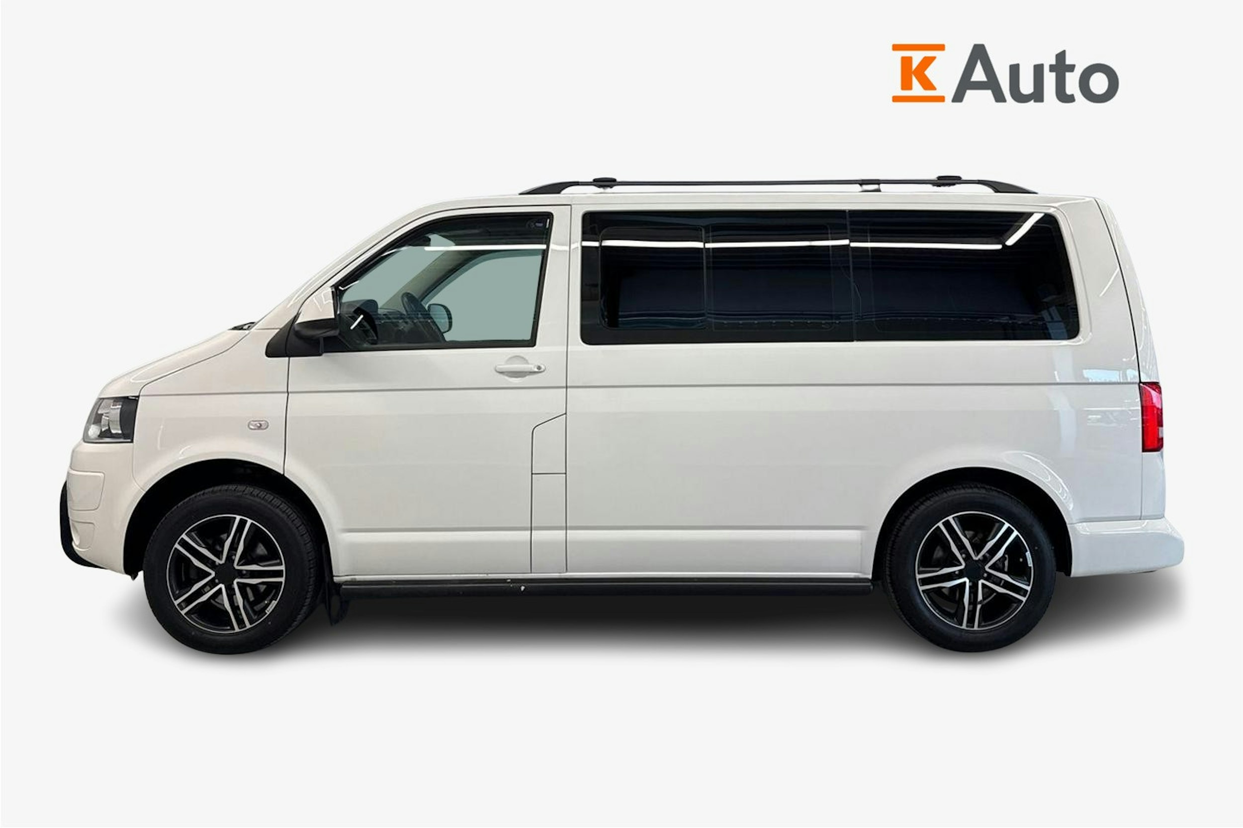 valkoinen Volkswagen Caravelle 2015 kuva 6.
