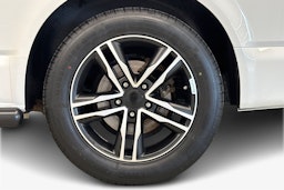 valkoinen Volkswagen Caravelle 2015 kuva 11.
