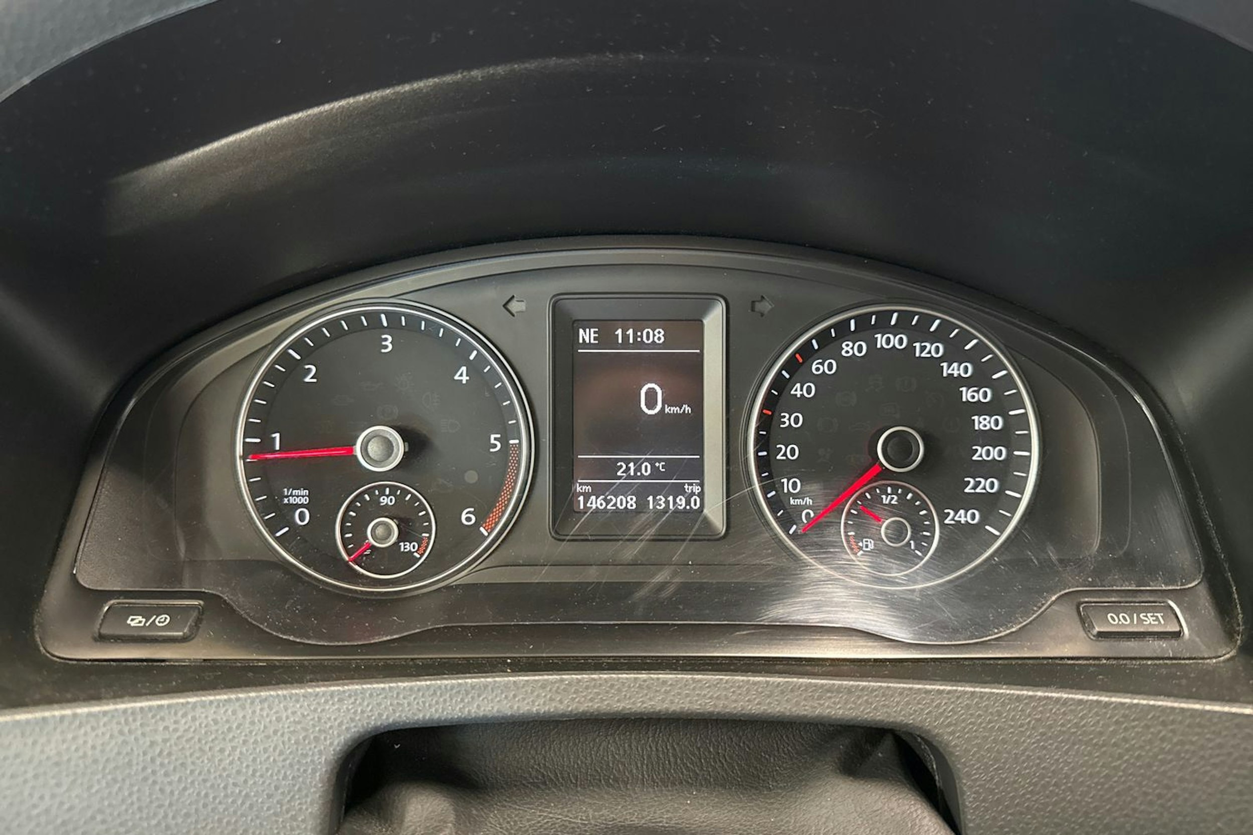 valkoinen Volkswagen Caravelle 2015 kuva 15.