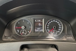 valkoinen Volkswagen Caravelle 2015 kuva 15.