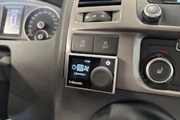 valkoinen Volkswagen Caravelle 2015 kuva 18.