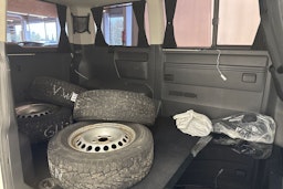 valkoinen Volkswagen Caravelle 2015 kuva 23.